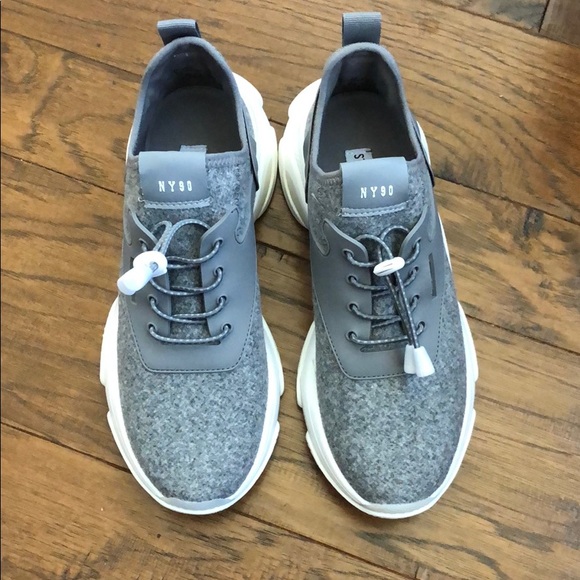 Steve Madden Shoes - Steve Madden Myles sneakers
